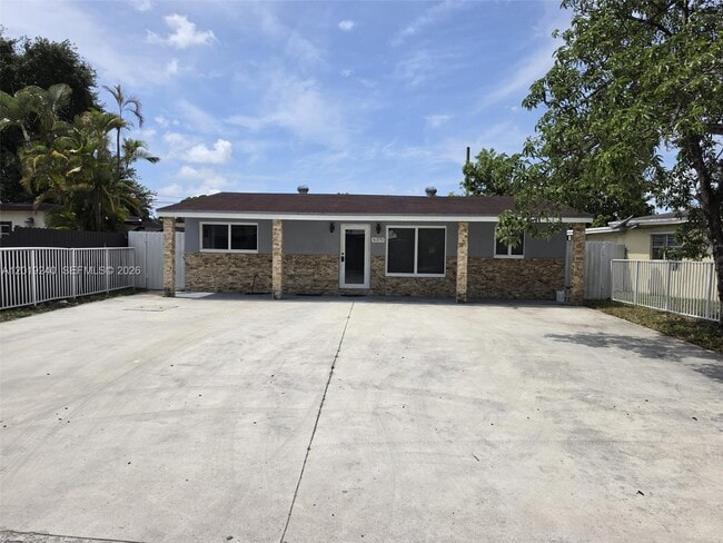 Building Photo - 6370 Fletcher St