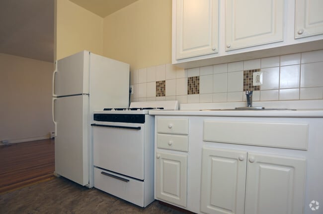 Maple Crest Apartments at Valley Stream
