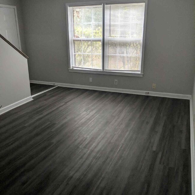 Photo - 748 Holder Dr