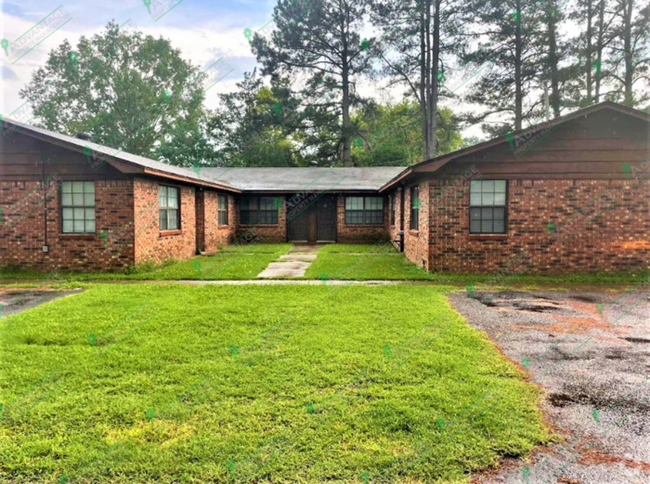 Building Photo - Coming Soon: 2-Bedroom, 1-Bathroom Apartme... Rental