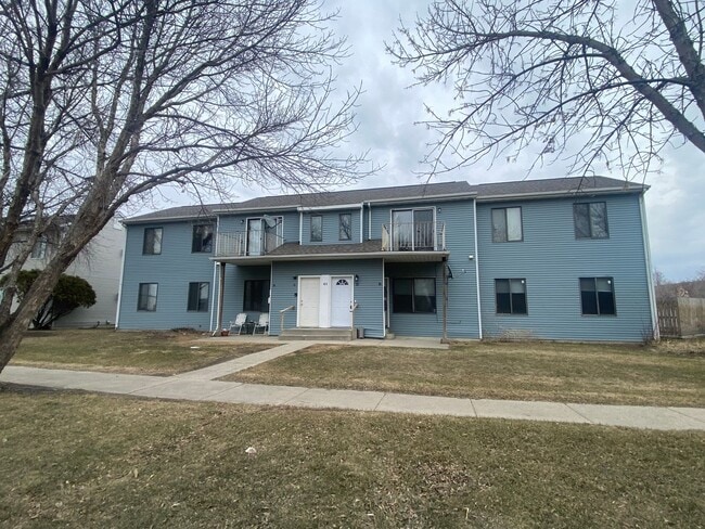 Building Photo - 2 Bed, 1 Bath Townhome in West Fargo!