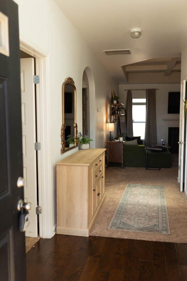 Photo - 523 Twin Vw Ct