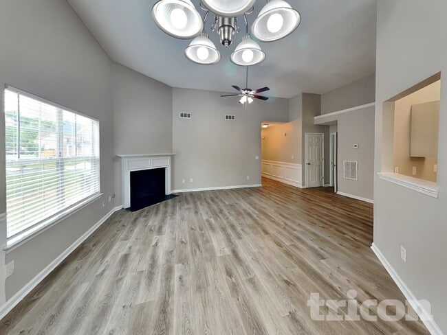 944 Brisley Cir