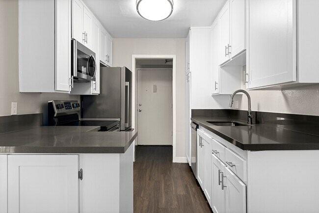 RESIDENCES AT WOODLAKE