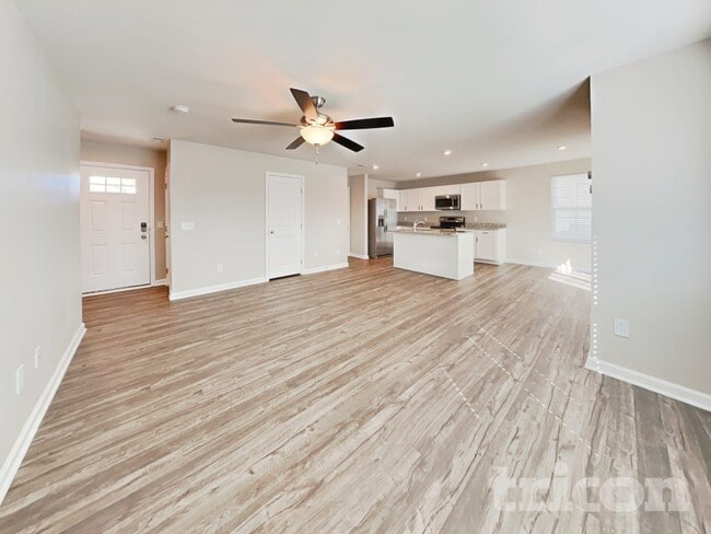 Photo - 886 Purcell Dr