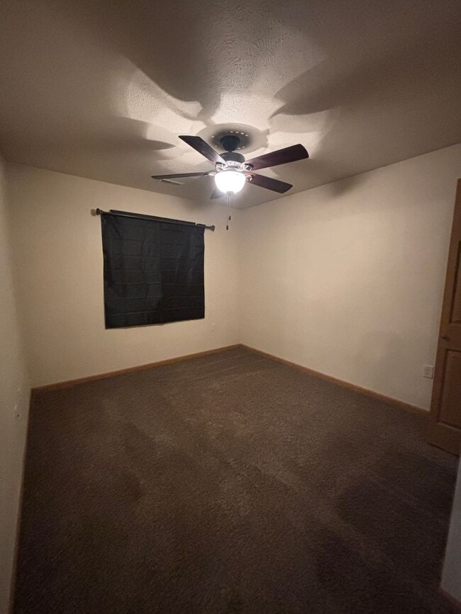 Photo - For Rent – 3 Bedroom | 1 Bathroom | Fully Fenced Yard