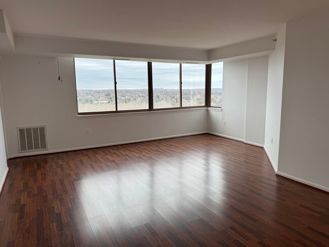 Photo - 10101 Grosvenor Pl Unit 1906