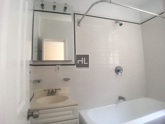 Photo - WEST 13 STREET Unidad 41