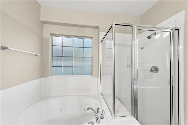 3007 Valiant Elm St