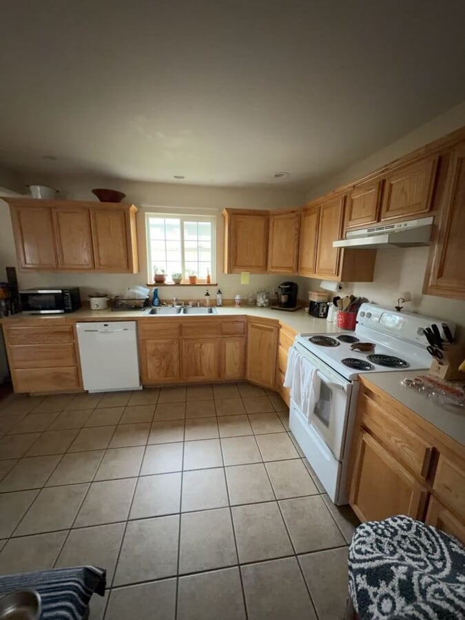 Photo - 3 bedrooms, 1.5 bath Home with a Garage!