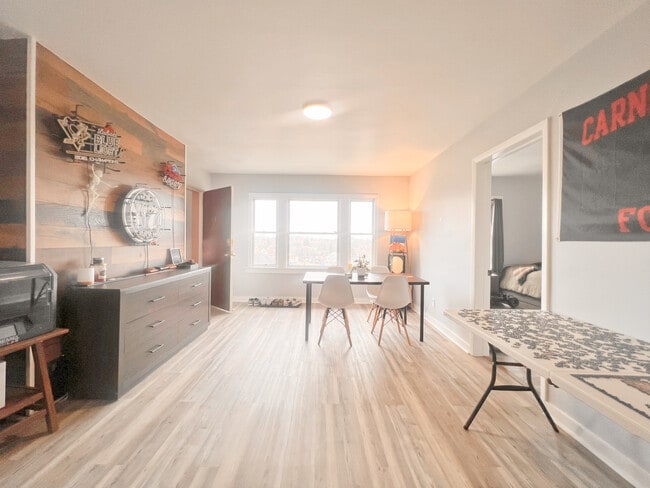 Photo - 5737 Hobart St Unit #5