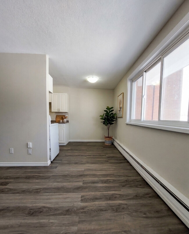 Photo - Garden Court Apartments