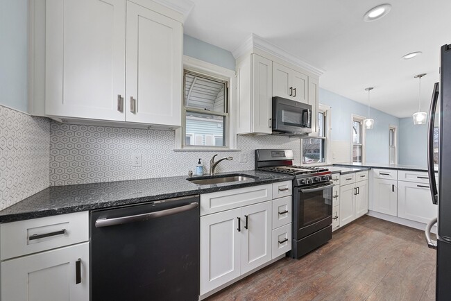 Photo - 2727 Bellwood Ave