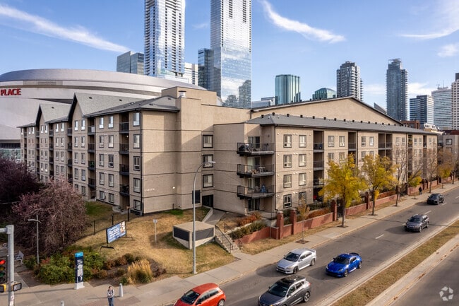 Building Photo - Square 104