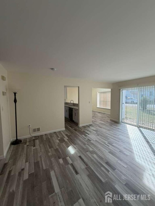 Photo - 126 Winchester Way