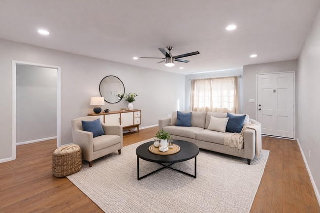 Photo - 8BD/4BA on Rockford! Great Yard!