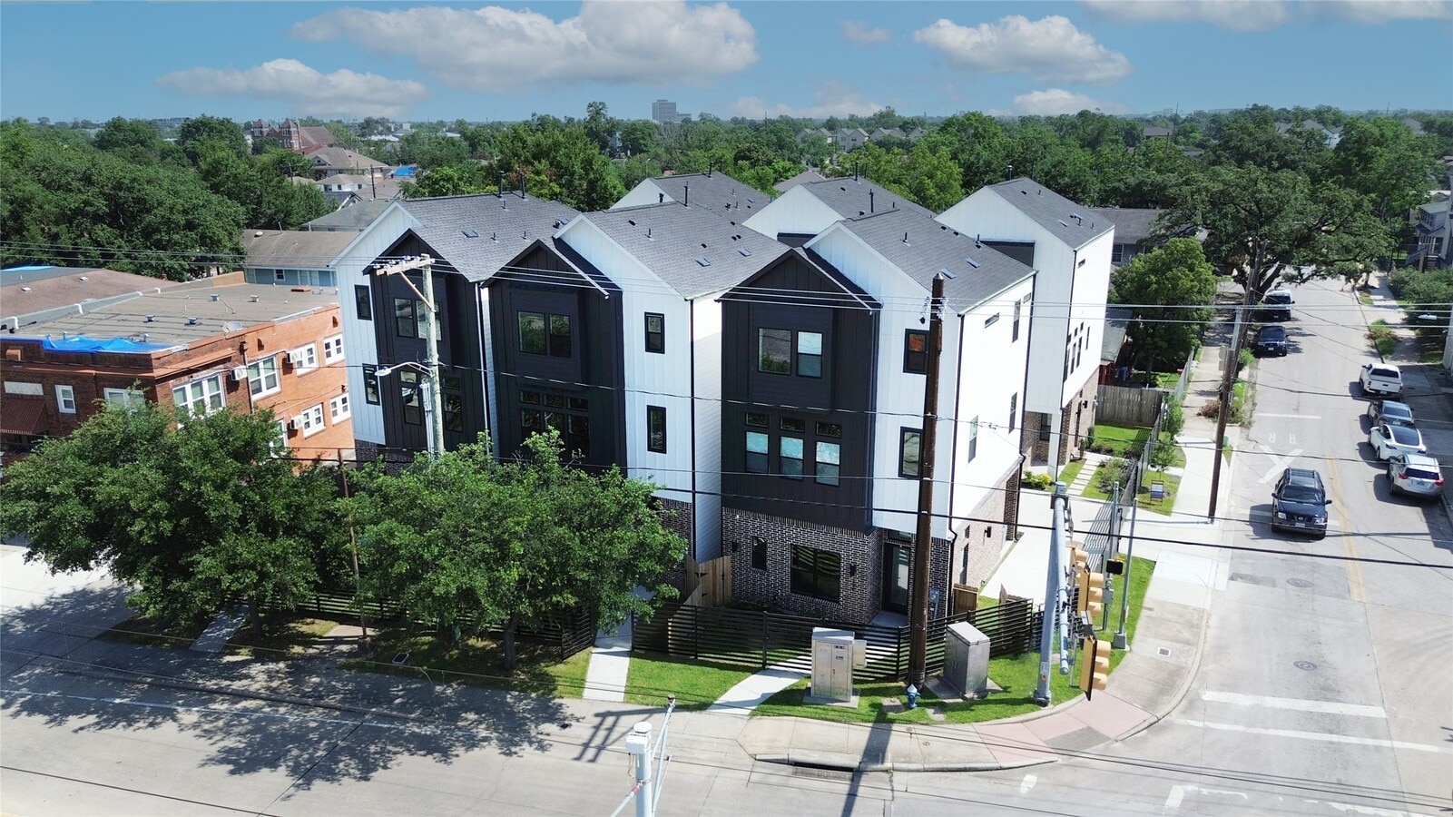 Photo - 326 Eastwood St