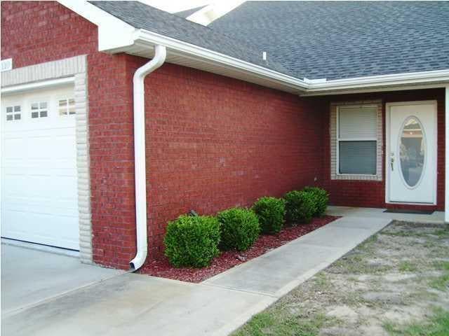 Building Photo - 1150 Airport Rd