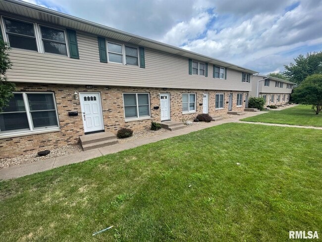 Building Photo - 1642 W George Washington Blvd Rental