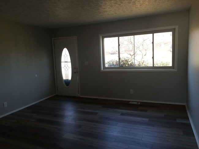 Photo - 9812 Saturn Dr