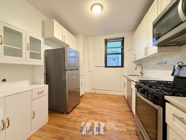 Photo - 240 Sullivan Pl Apartment Unit 1