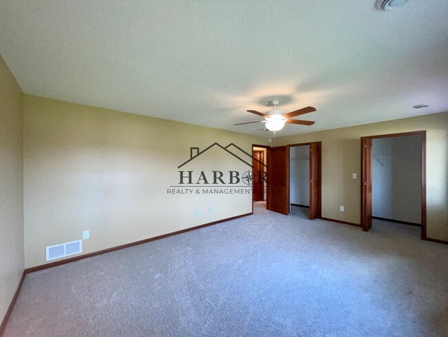 Photo - 5011 4th St NW