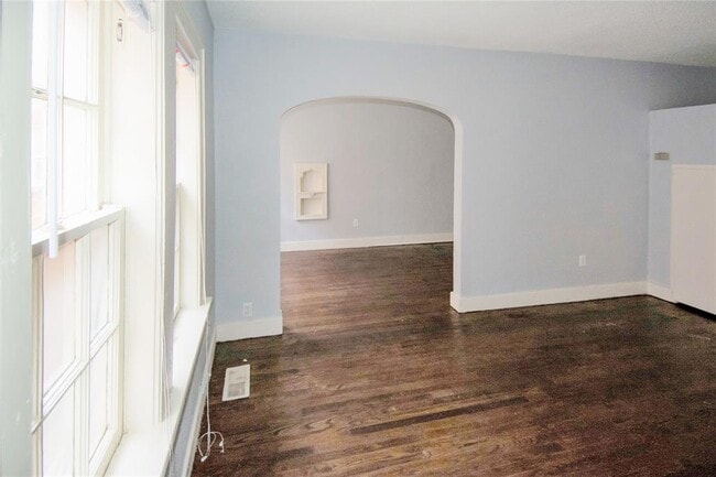 Photo - 437 NW 26th St Unidad G