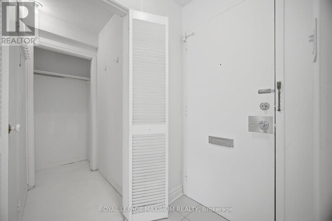 Photo - 335 Lonsdale Rd Unit 407