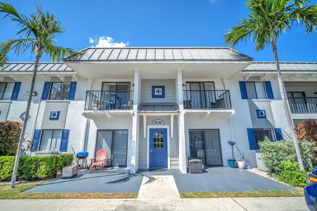 Boca Bend Marina Exterior
