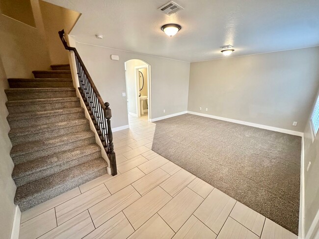 Photo - Desert Hills Gem!