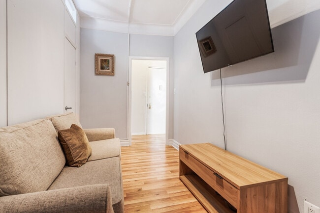 Photo - 414 W 46th St Unit SI ID1323965P