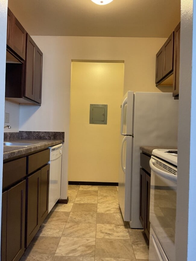 English Meadows Apartments