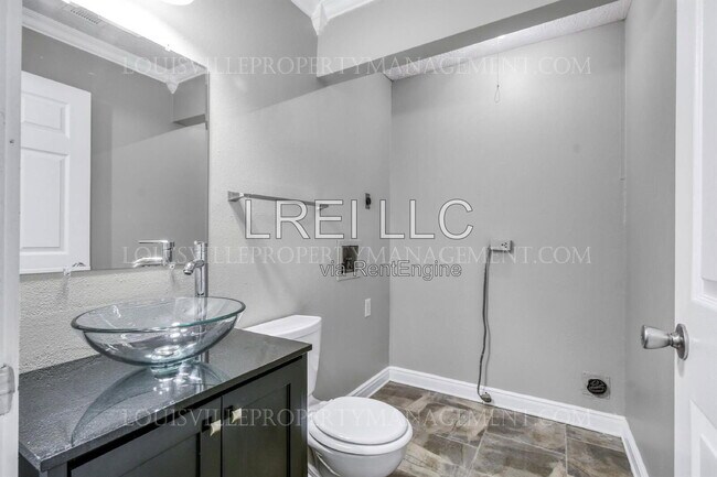 621 Westport Rd Unit 9