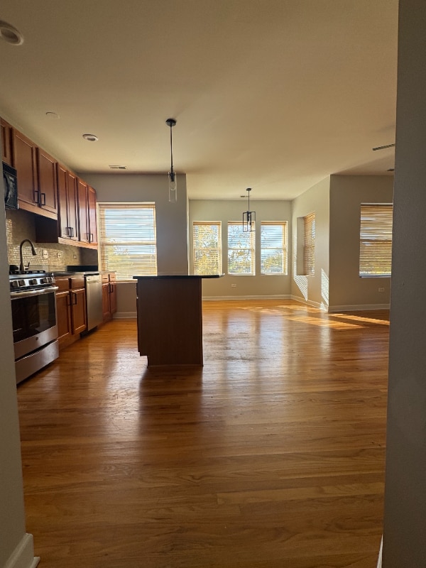 Photo - 3708 W Ainslie St Unit APT 3W