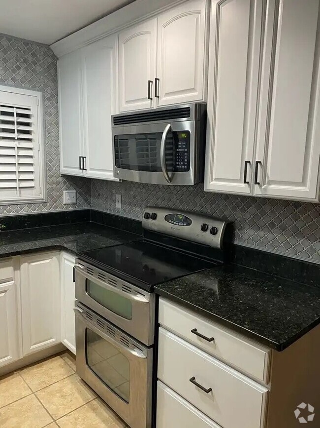 Building Photo - 109 Prosperity Ave SE Unit E Rental