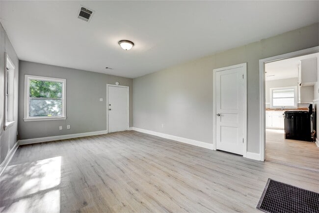 Photo - Freshly Updated 3 Bedroom House