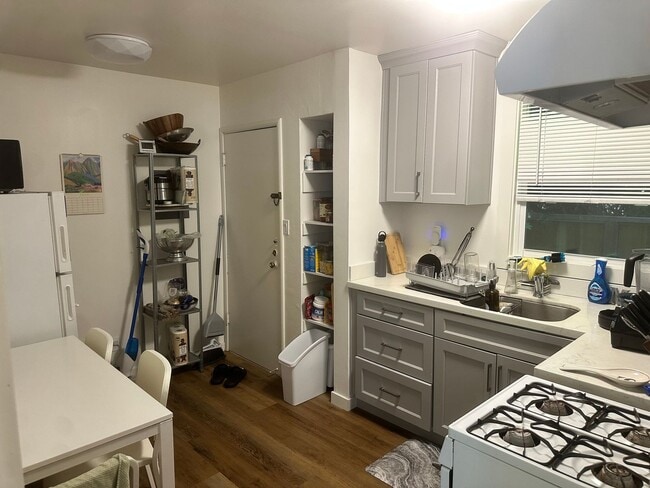 Photo - 2114 Ward St Unit Apt. #B