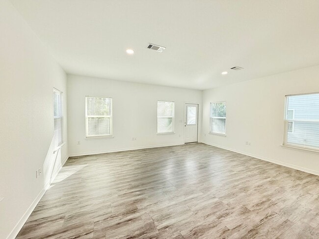 Photo - Spacious 4-Bedroom Home