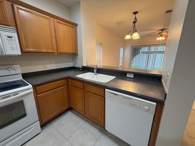 Photo - Beautiful 2 Bedroom, 2.5 Bath Townhome for Rent in The Hammocks!