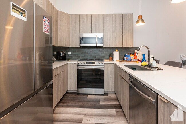 Photo - 2322 N Clark St