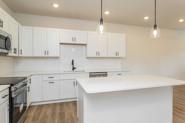 Photo - Beautiful 3BR 2.5BA Townhome w/ Full Appliance Kitchen • Garage Parking in Westerly Hills