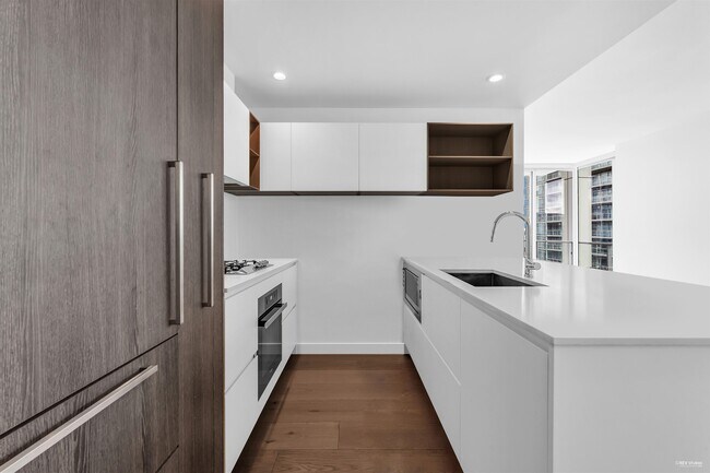 Photo - 6000 Mckay Av