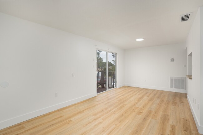 Photo - 22291 Westchester Blvd Unidad 305