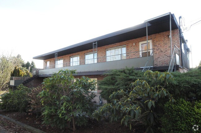 Photo - 8257 Corliss