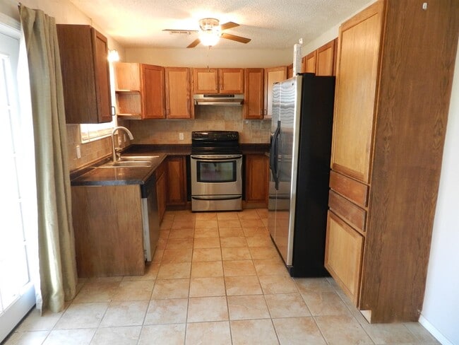 Photo - 2615 NW Locksley Ln