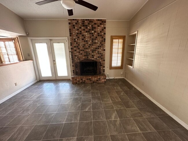 Photo - 5021 Dearborne Dr