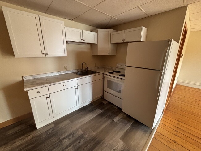 Photo - Sun-Drenched & Spacious 1BR Apartment in South Berwick Unit Apt 203