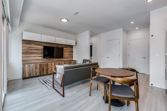 Photo - 1168 Pendrell St Unit 305