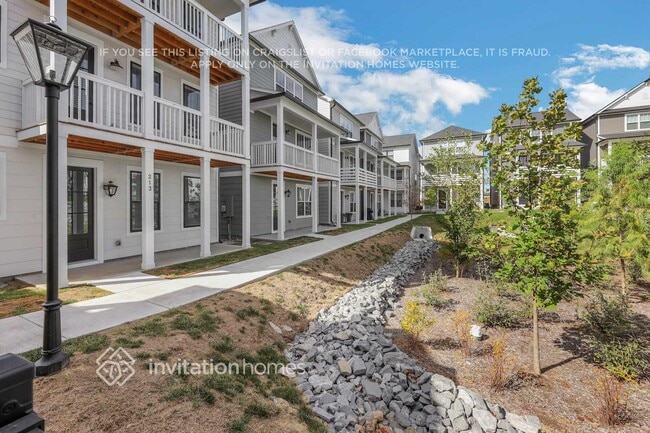 Photo - 647 Vernon Ave