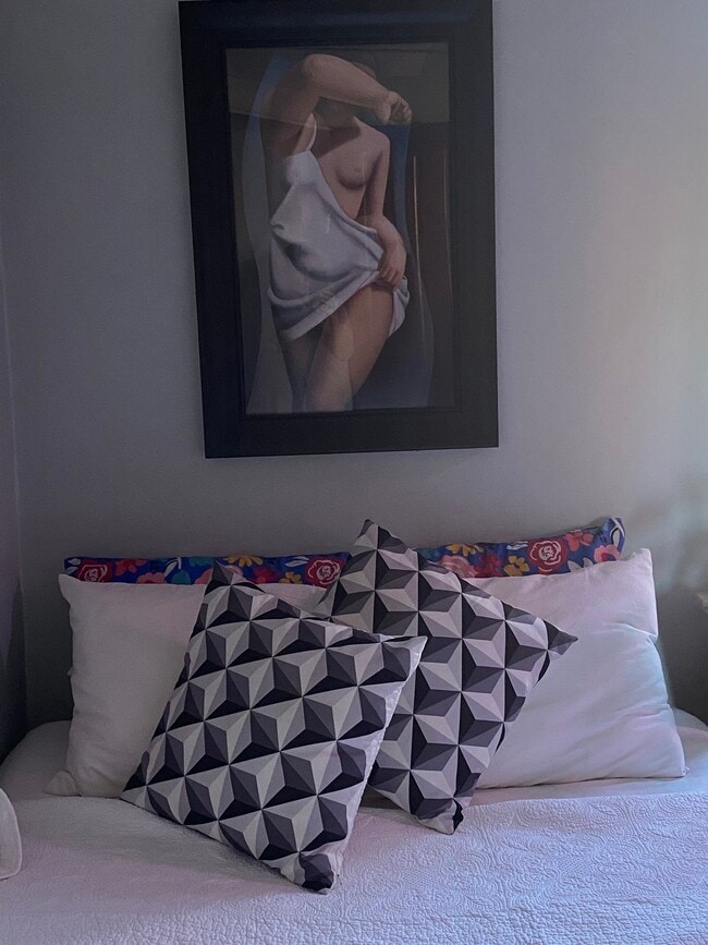 Building Photo - 64 Powell Av Unit 1